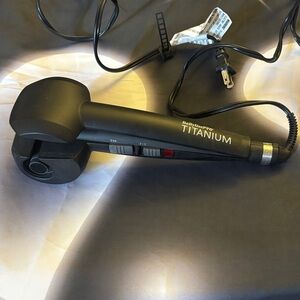 BaBylissPRO Titanium Styling Tool in Black